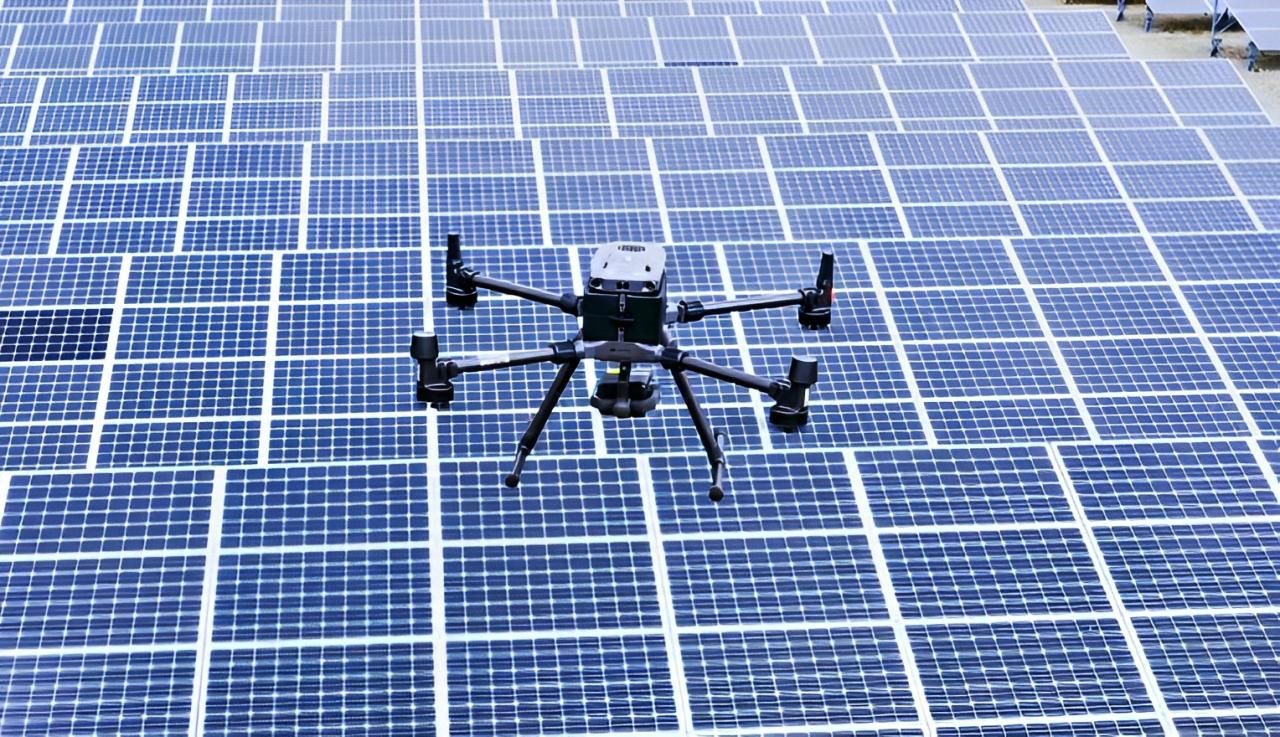 太陽光パネル点検コース 写真（仮）